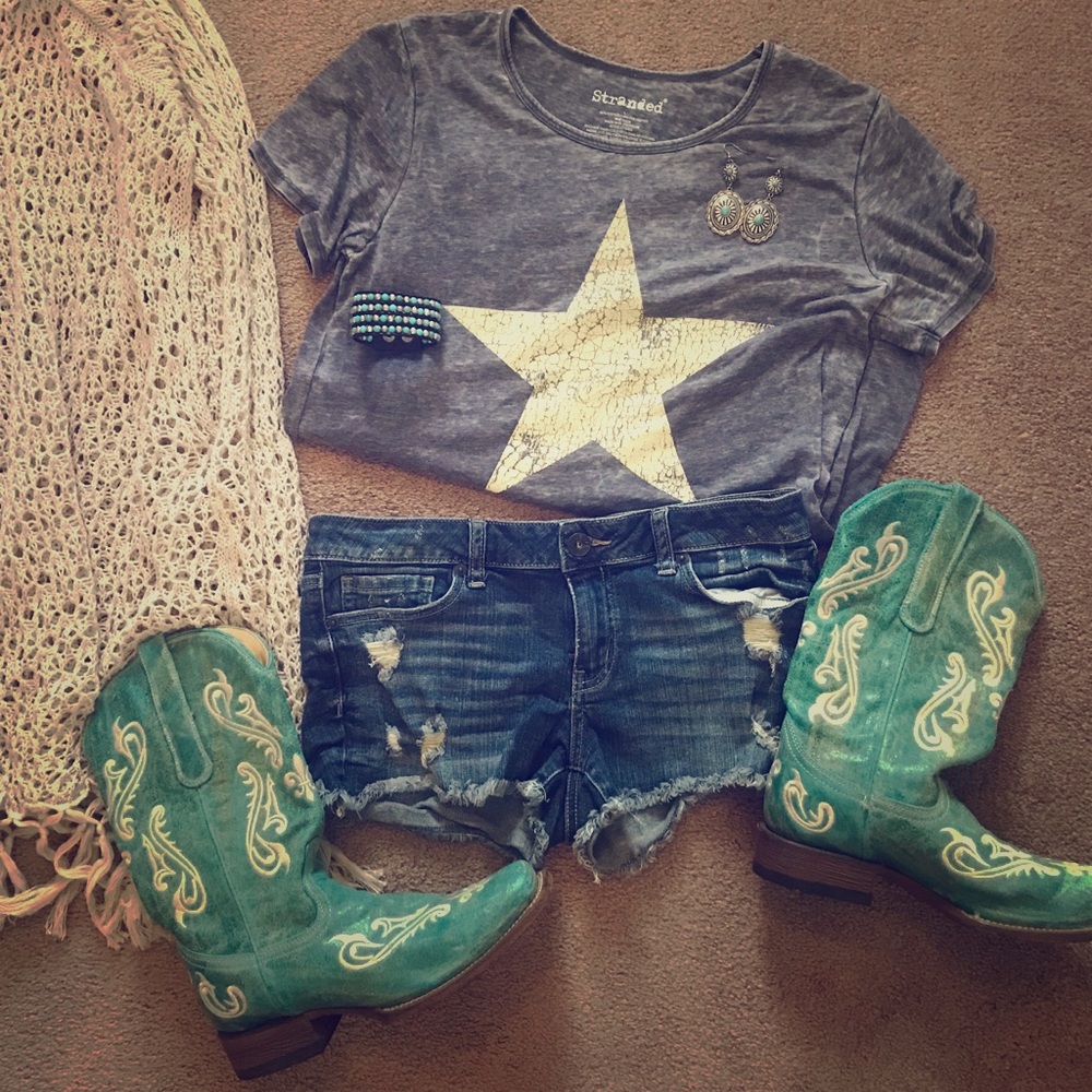 Cut off short outfit